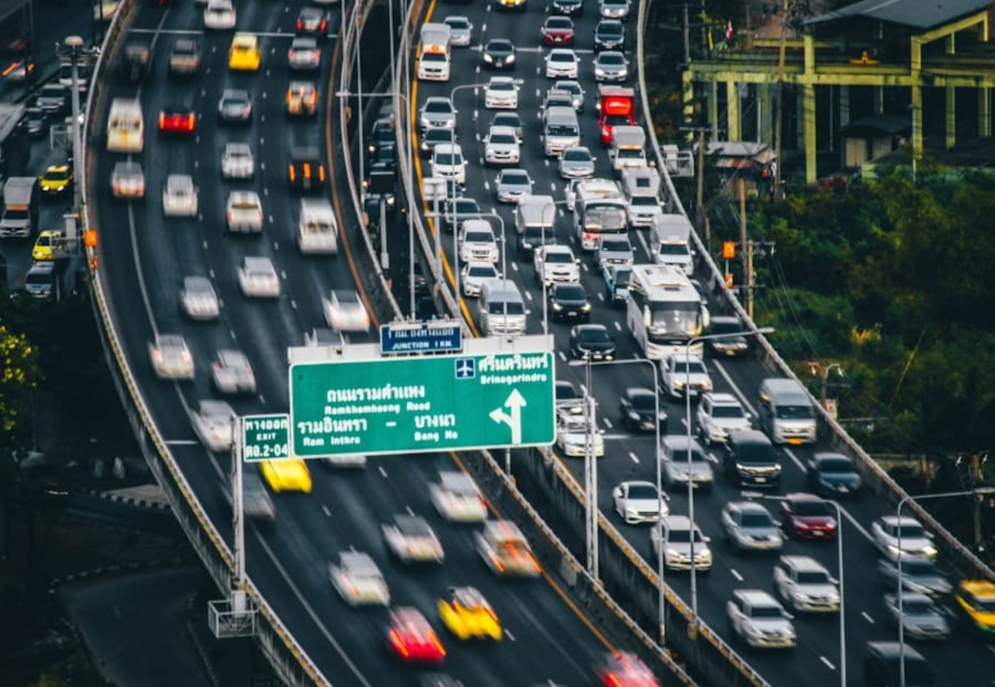 Photo "How AI-Enhanced Smart Transportation Is Reducing Greenhouse Gas Emissions"
