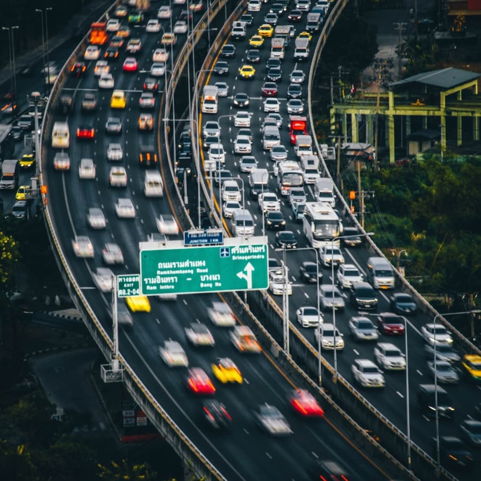 Photo "How AI-Enhanced Smart Transportation Is Reducing Greenhouse Gas Emissions"