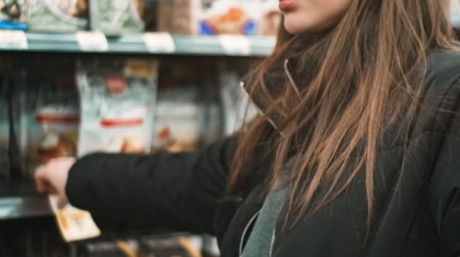 Photo How AI-Driven Smart Assistants Are Managing Grocery and Supply Restocking