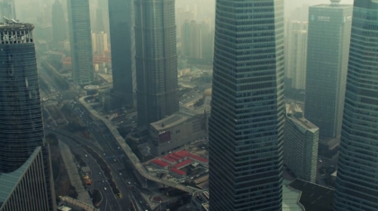 Photo How Virtual Economies Are Challenging Traditional Economic Models