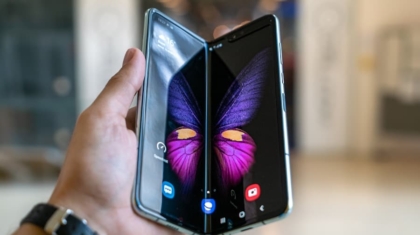 Photo "Hands-On Review of the Latest Foldable Smartphone"