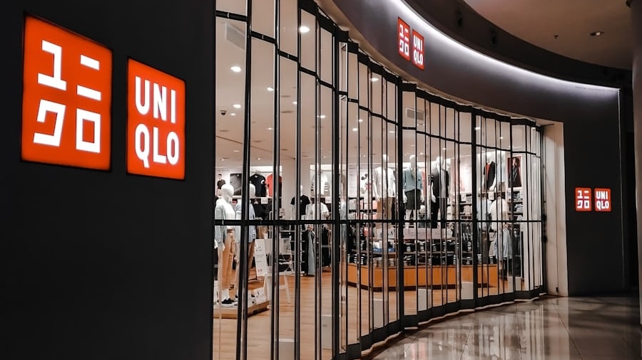 Photo "How 5G Facilitates Immersive Virtual Showrooms in Retail"