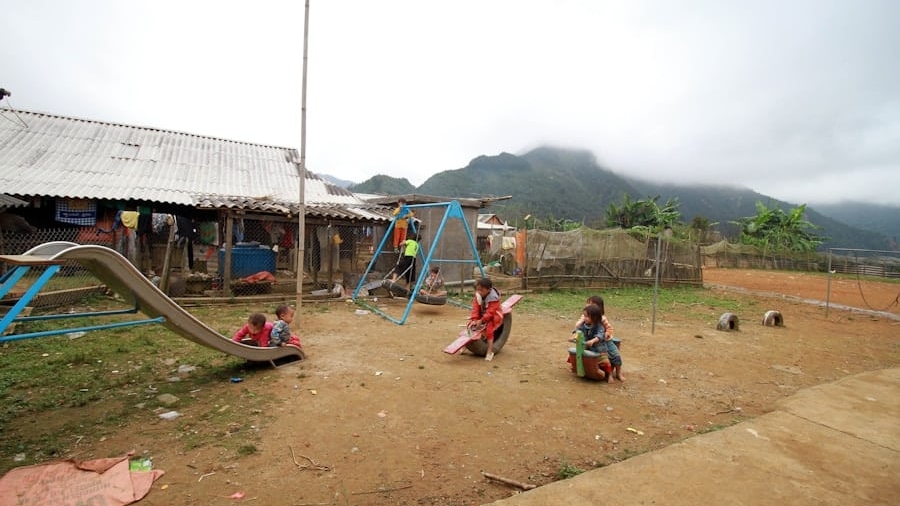 Photo "The Role of Wireless Mesh Networks in Enhancing Rural Education"