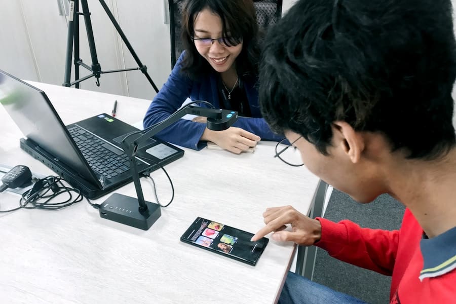 Photo "How AR Is Helping Students With Learning Disabilities Grasp Abstract Concepts"