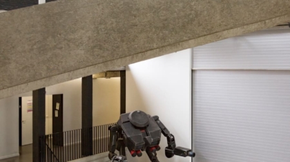 Photo How Robots Are Assisting in Museum and Exhibit Navigation
