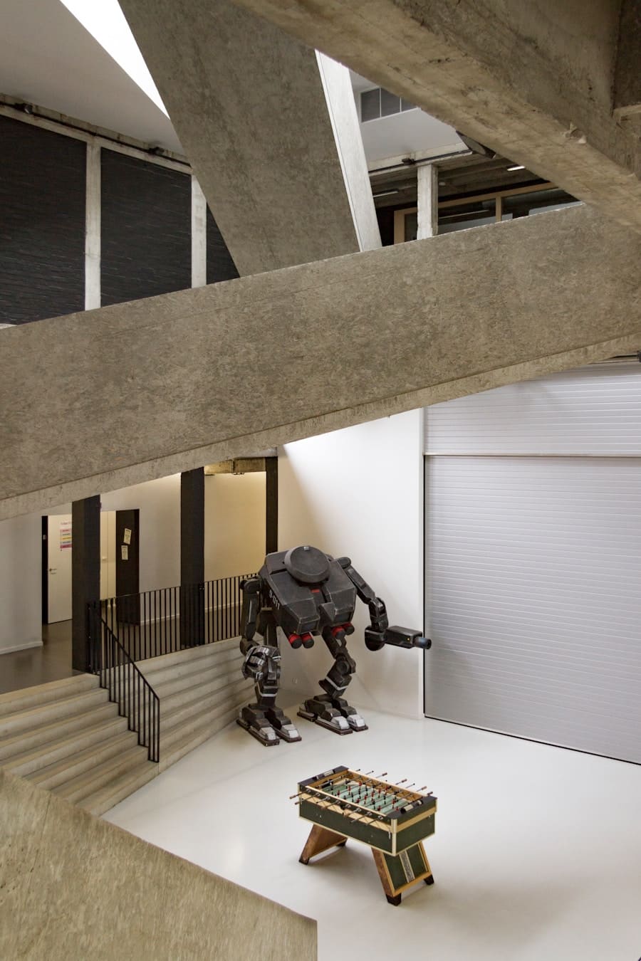 Photo How Robots Are Assisting in Museum and Exhibit Navigation