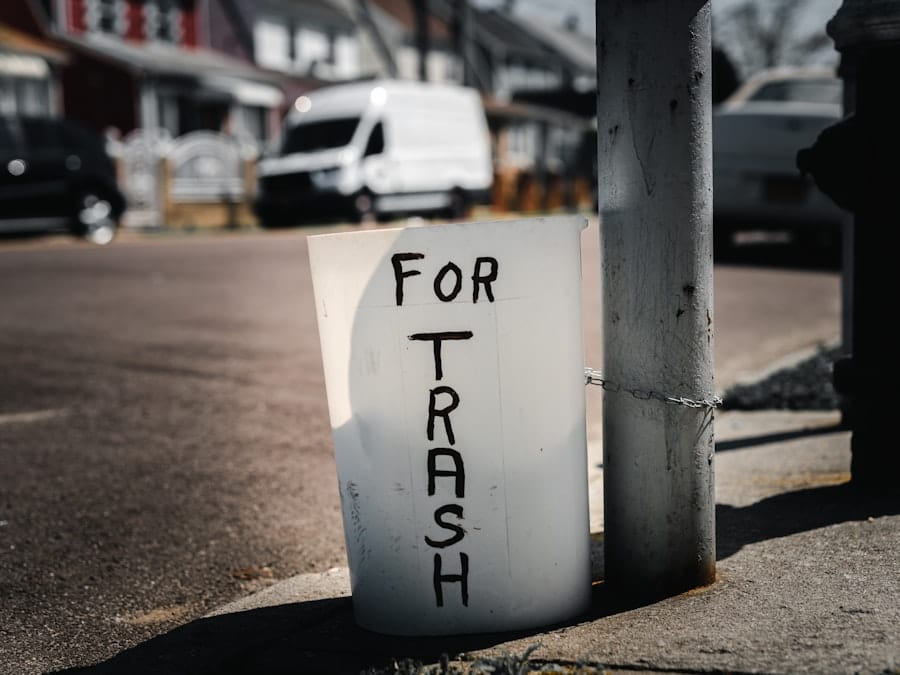 Smart trash can