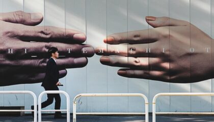 Photo Digital handshake