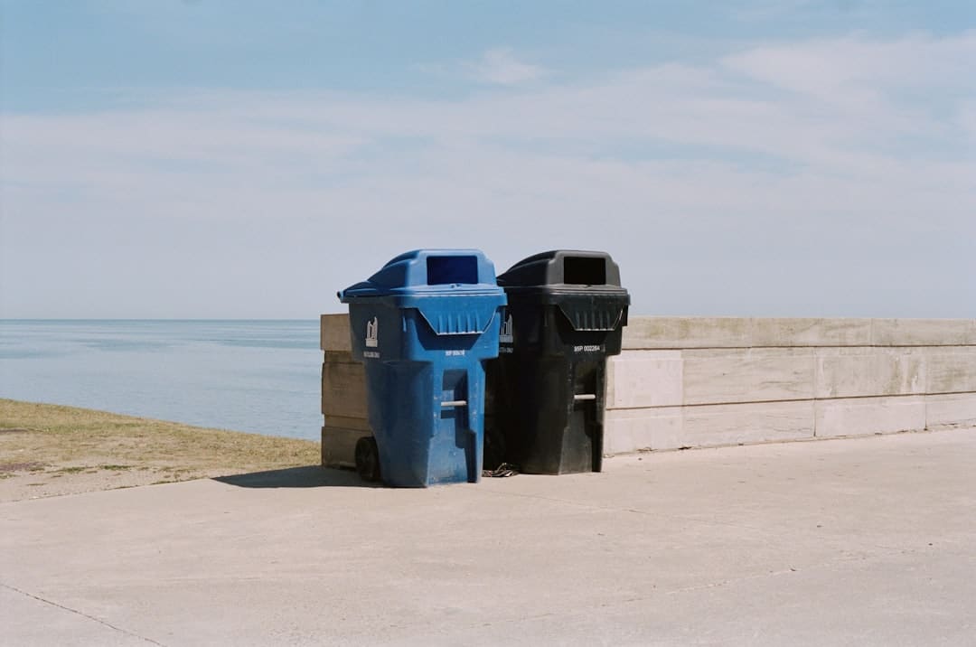 Photo Smart trash can