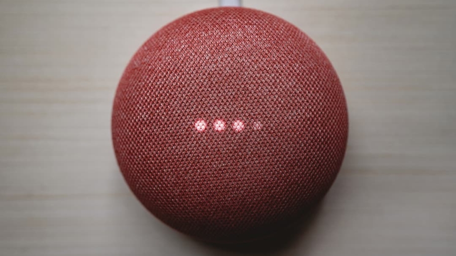 Photo Voice-controlled speaker