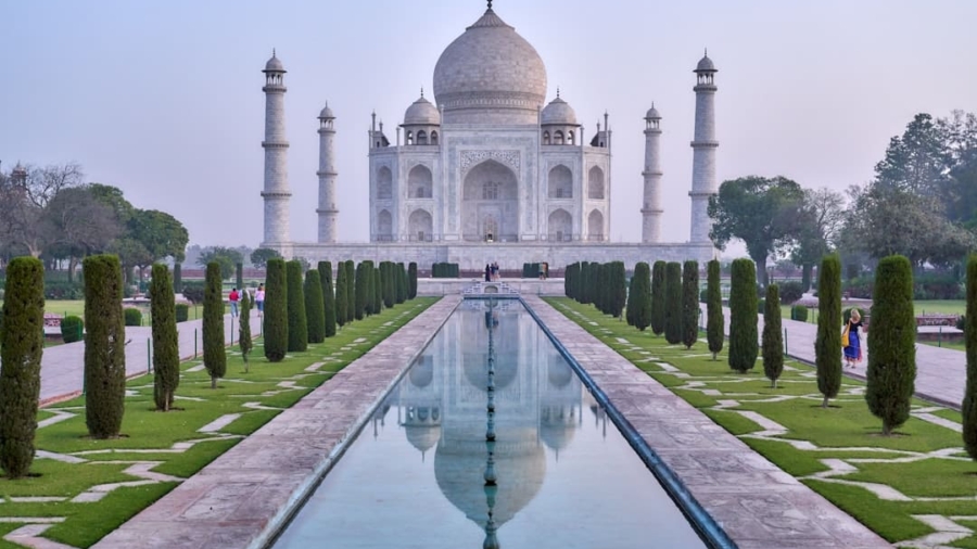 Photo AR Enhances Tourism Experiences