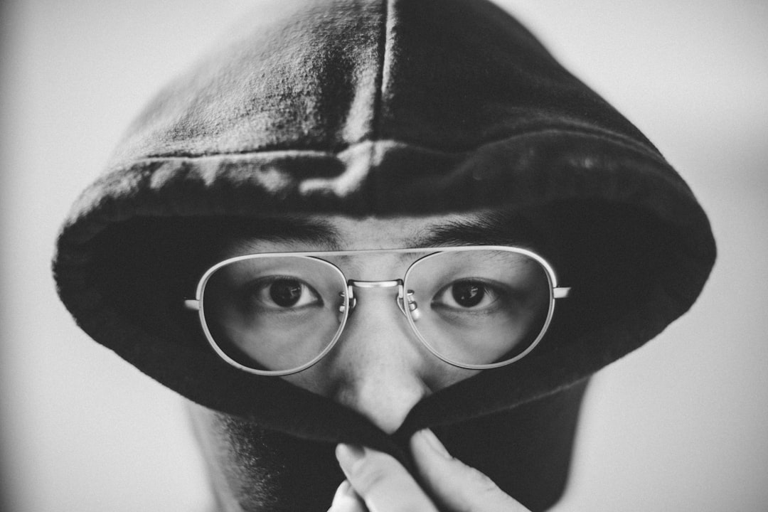 Photo Identify Insider Threats