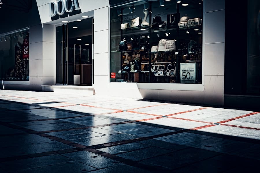 Autonomous Retail Stores
