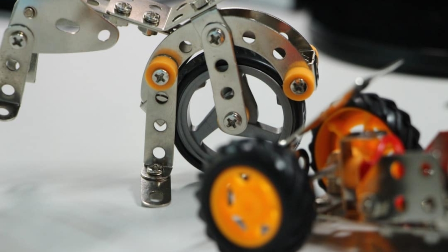 Photo Robots in Automotive Assembly Lines