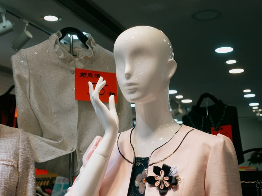 Photo NFTs in Virtual Fashion Markets