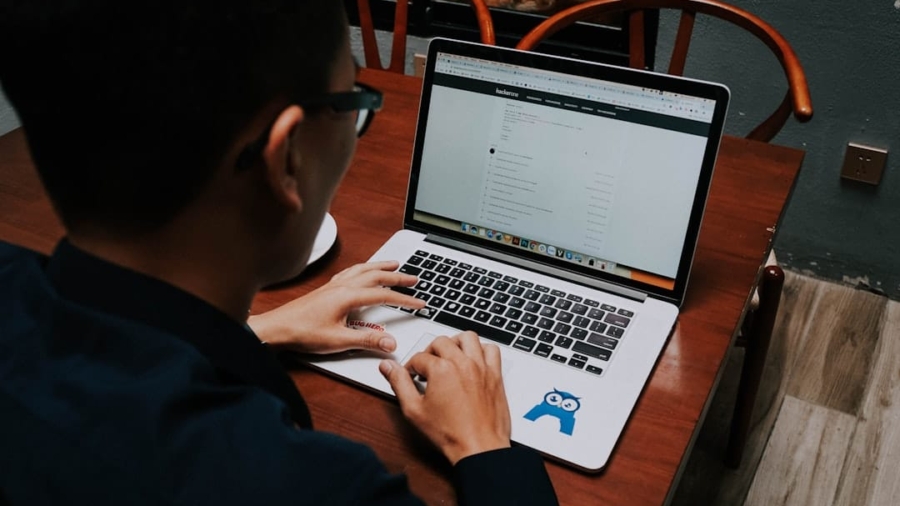 Photo Government Programs Supporting Online Education