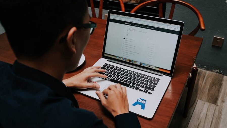 Photo Government Programs Supporting Online Education
