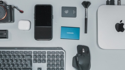 Photo AR-Enabled Personal Assistants