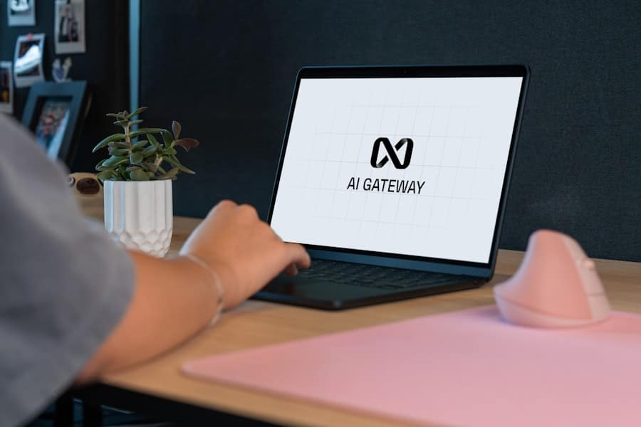 Photo AR-Enabled Personal Assistants