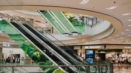 Photo Retailers Using VR