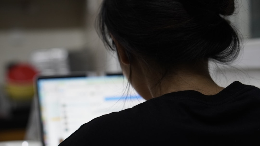 Photo Tech Companies Embrace ESG Reporting Standards