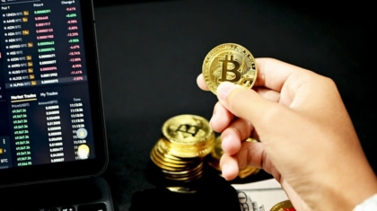 Photo Cryptocurrency Staking