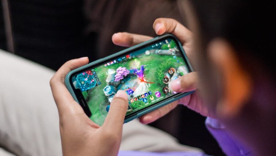 Photo Mobile Gaming
