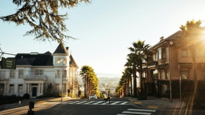 Photo Education in the Metaverse