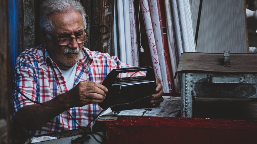 Photo Seniors Benefit from Remote Wearable Tech