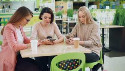 Photo online social interaction