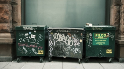 Photo Planned Obsolescence vs Sustainable Design