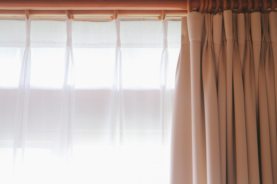 Smart Curtains vs Smart Blinds: Pros and Cons 3 Smart Curtains vs Smart Blinds