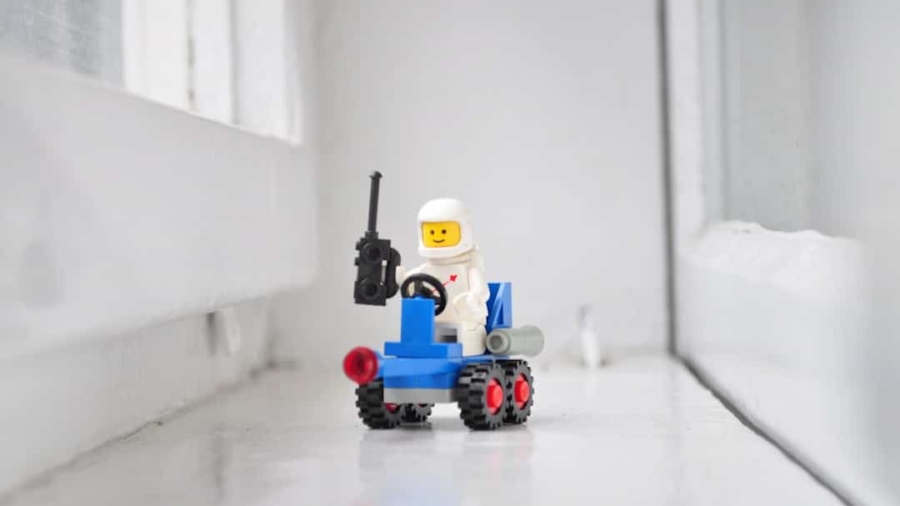 Photo Social Robots for Autism Therapy and Education