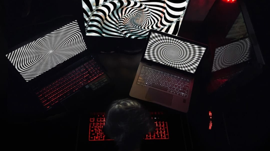 Photo Cybersecurity Risks