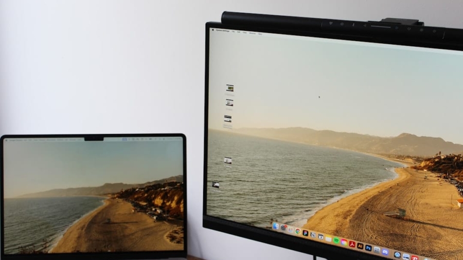 Photo Mini-LED vs OLED Monitors