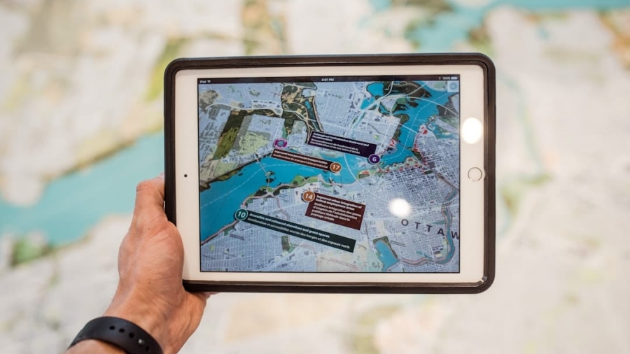 Photo Augmented Reality