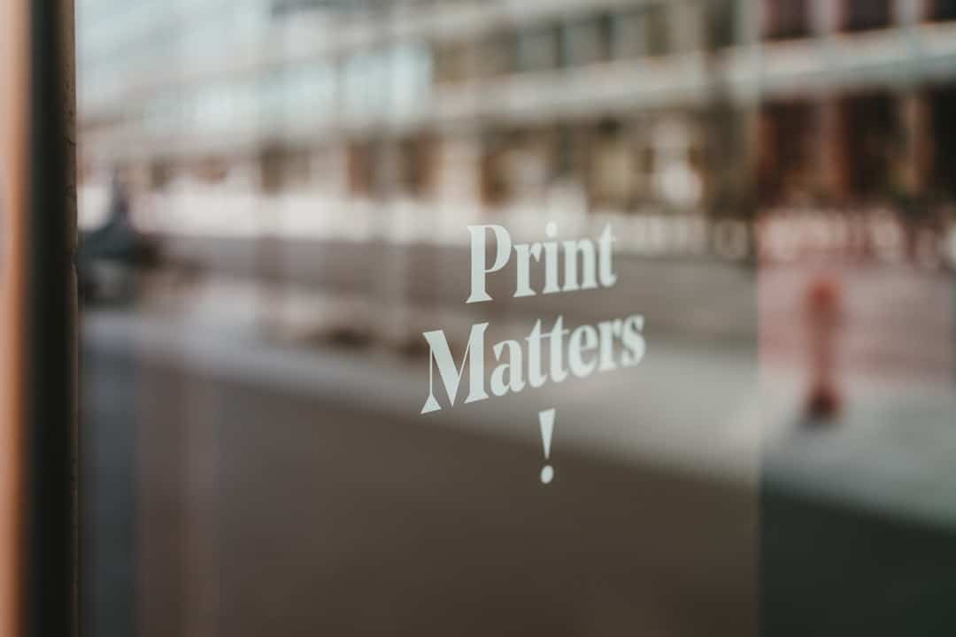 Photo Programmable Matter