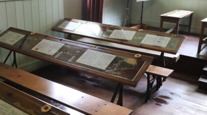 Photo AR for Interactive History Lessons