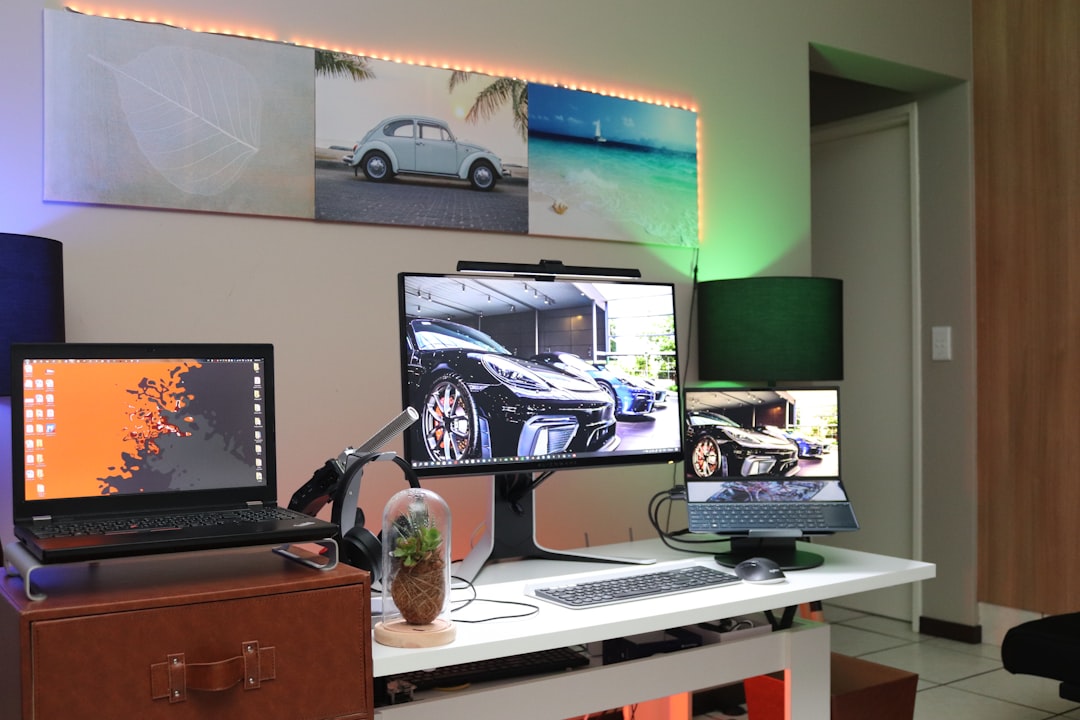 Photo Dual-Monitor Setups