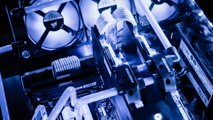Photo Submersion Cooling Tech
