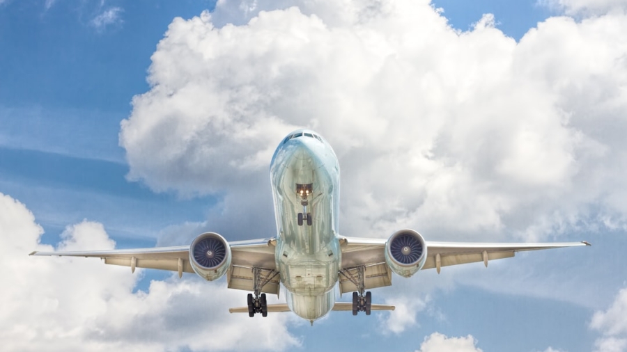 Photo Decarbonizing Aviation