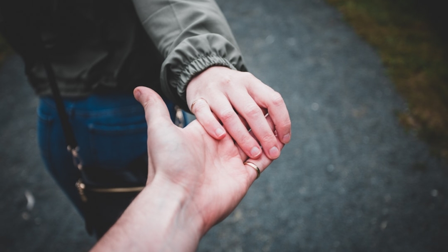 Photo Hand-Tracking Interactions