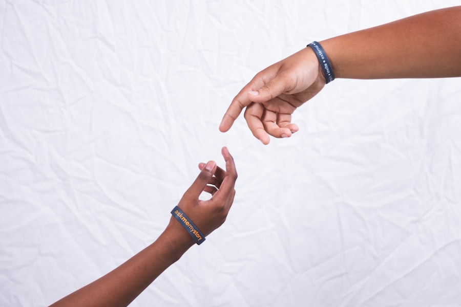 Photo Hand-Tracking Interactions