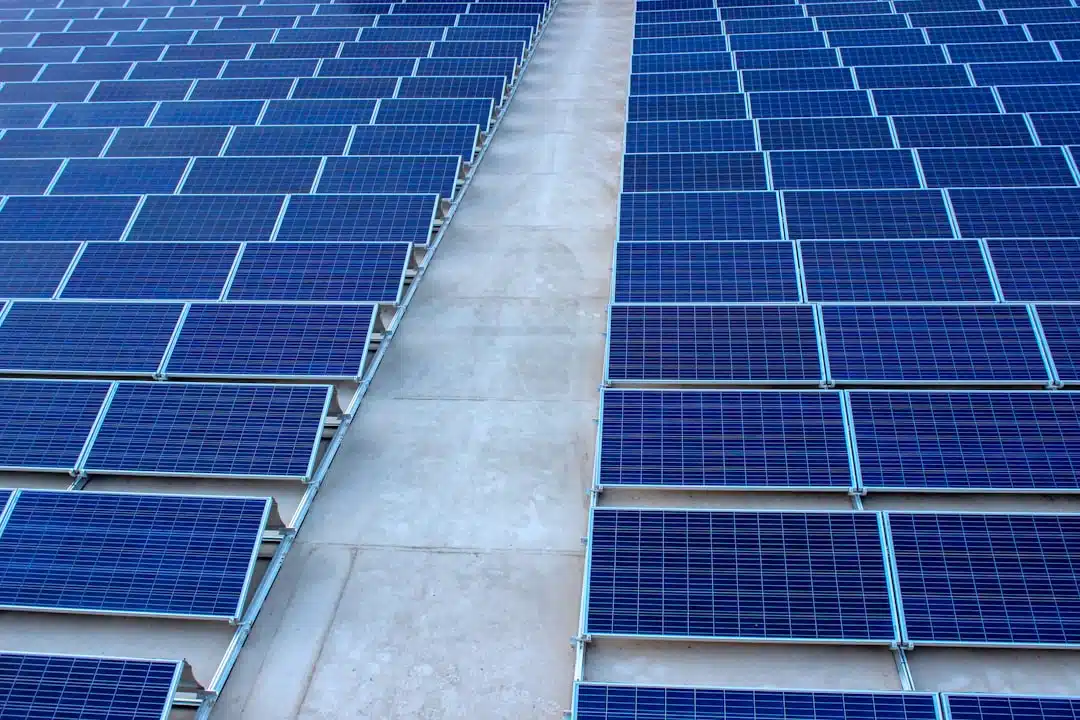 Photo Perovskite-Silicon Tandem Solar Cells