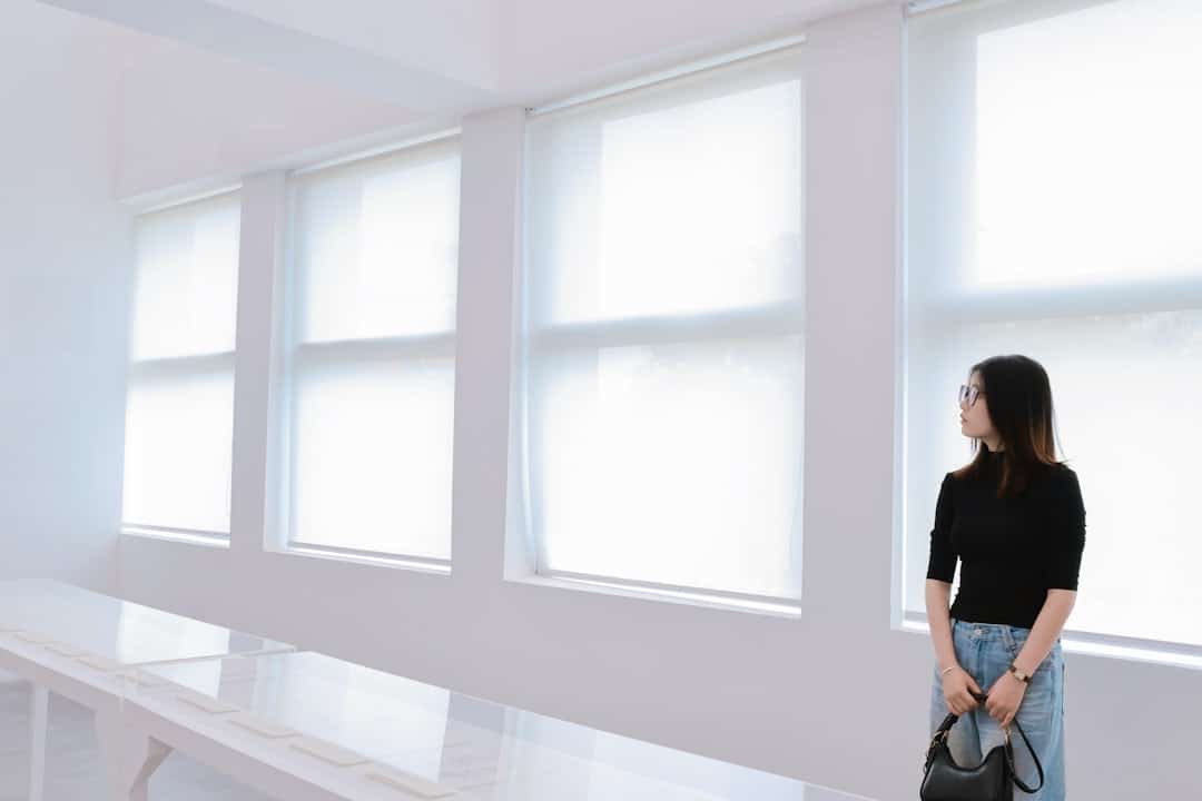 Photo Automated Window Blinds