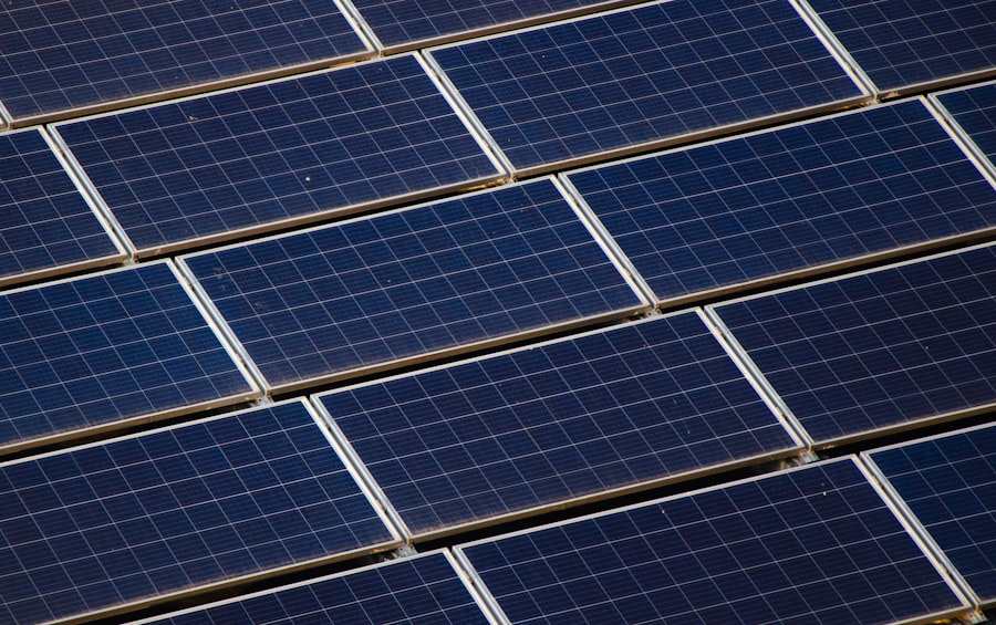 Perovskite-Silicon Tandem Solar Cells: Boosting Photovoltaic Efficiency 2 Photo Perovskite-Silicon Tandem Solar Cells