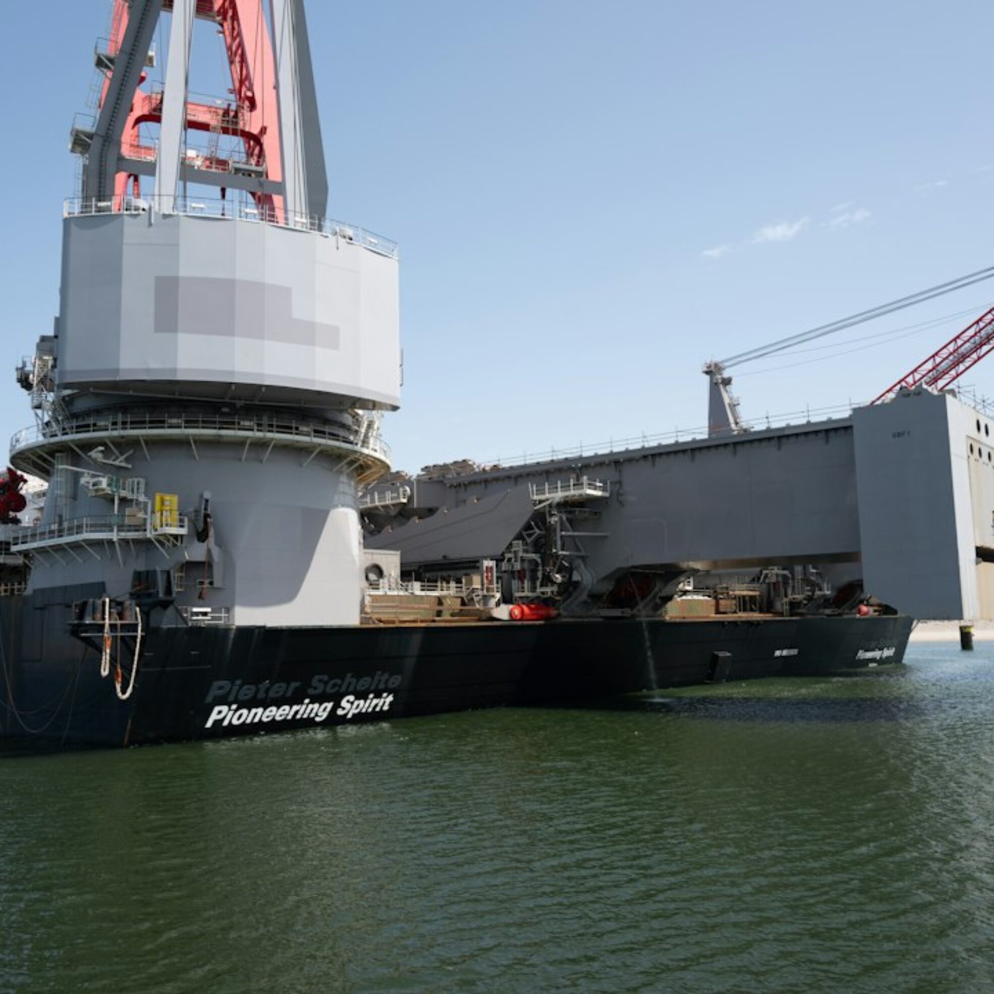 Photo Reusable Heavy-Lift Launch Vehicles