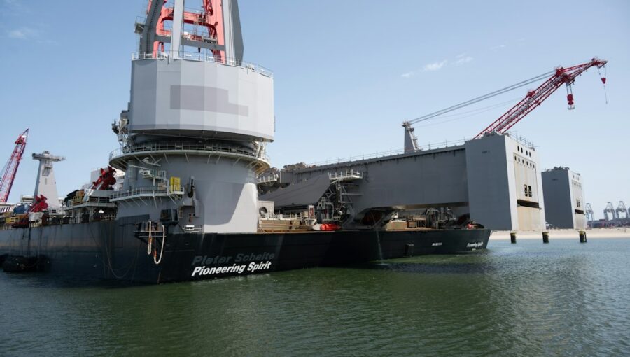 Photo Reusable Heavy-Lift Launch Vehicles