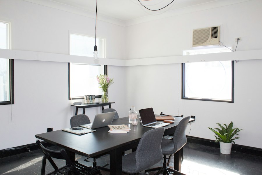 Photo Distraction-Free Workspaces