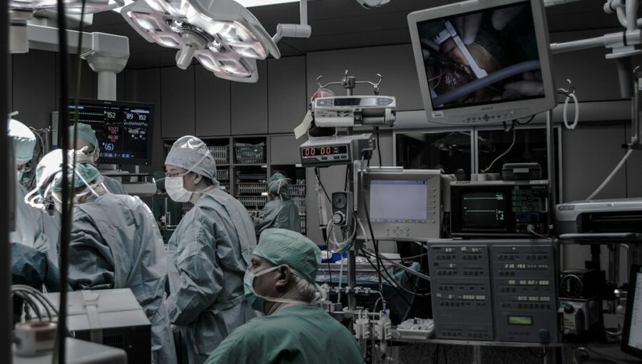 Photo Mixed Reality Surgical Pre-Planning